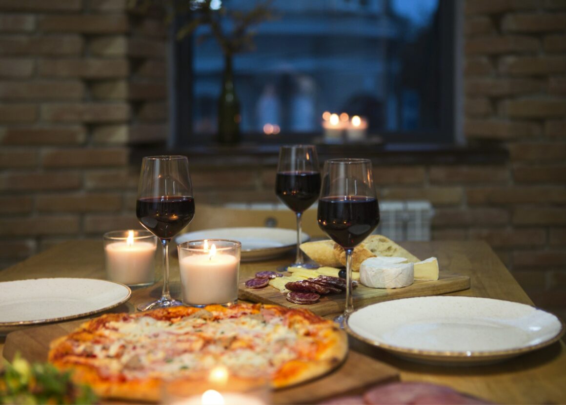 How to Keep Pizza Warm at a Wedding