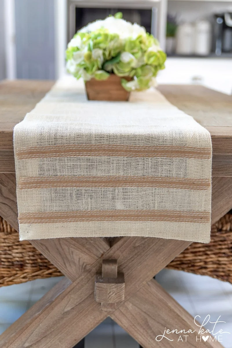 Simple Burlap Table Runners