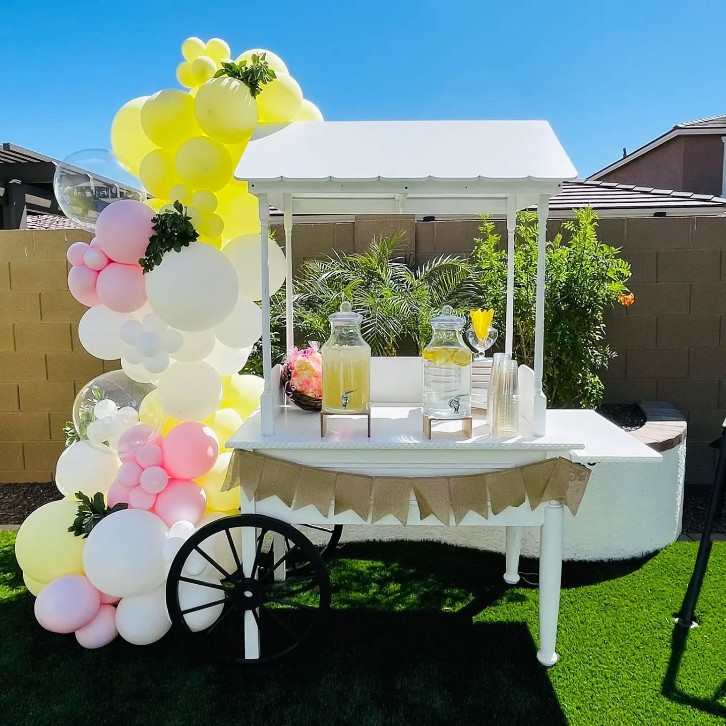 Chilled lemonade station