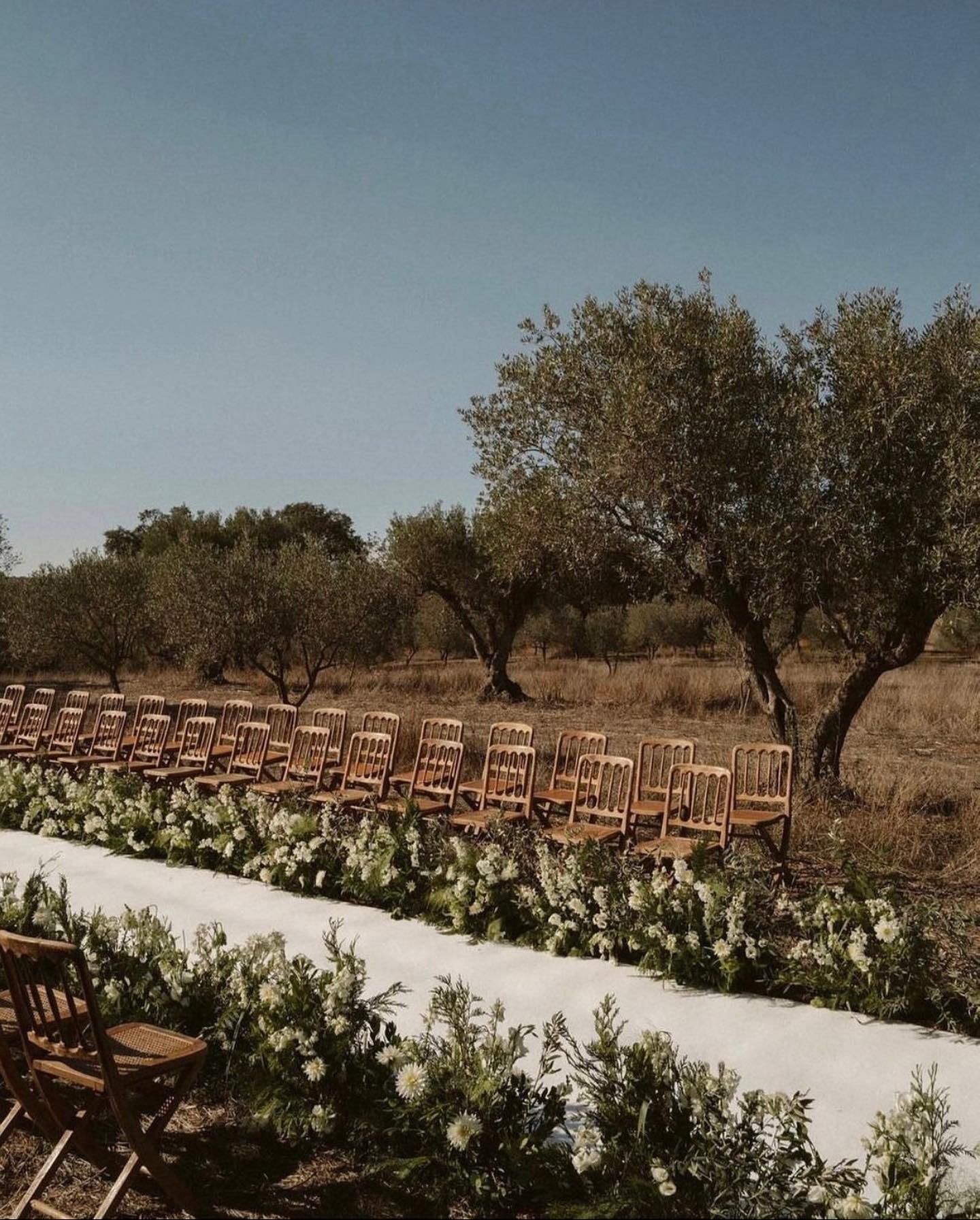 Non-traditional aisle seating