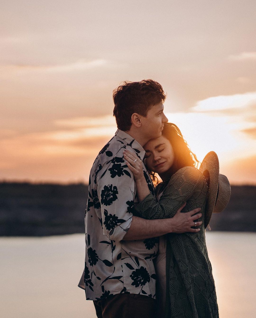 Soft Embrace Beach Photoshoot 