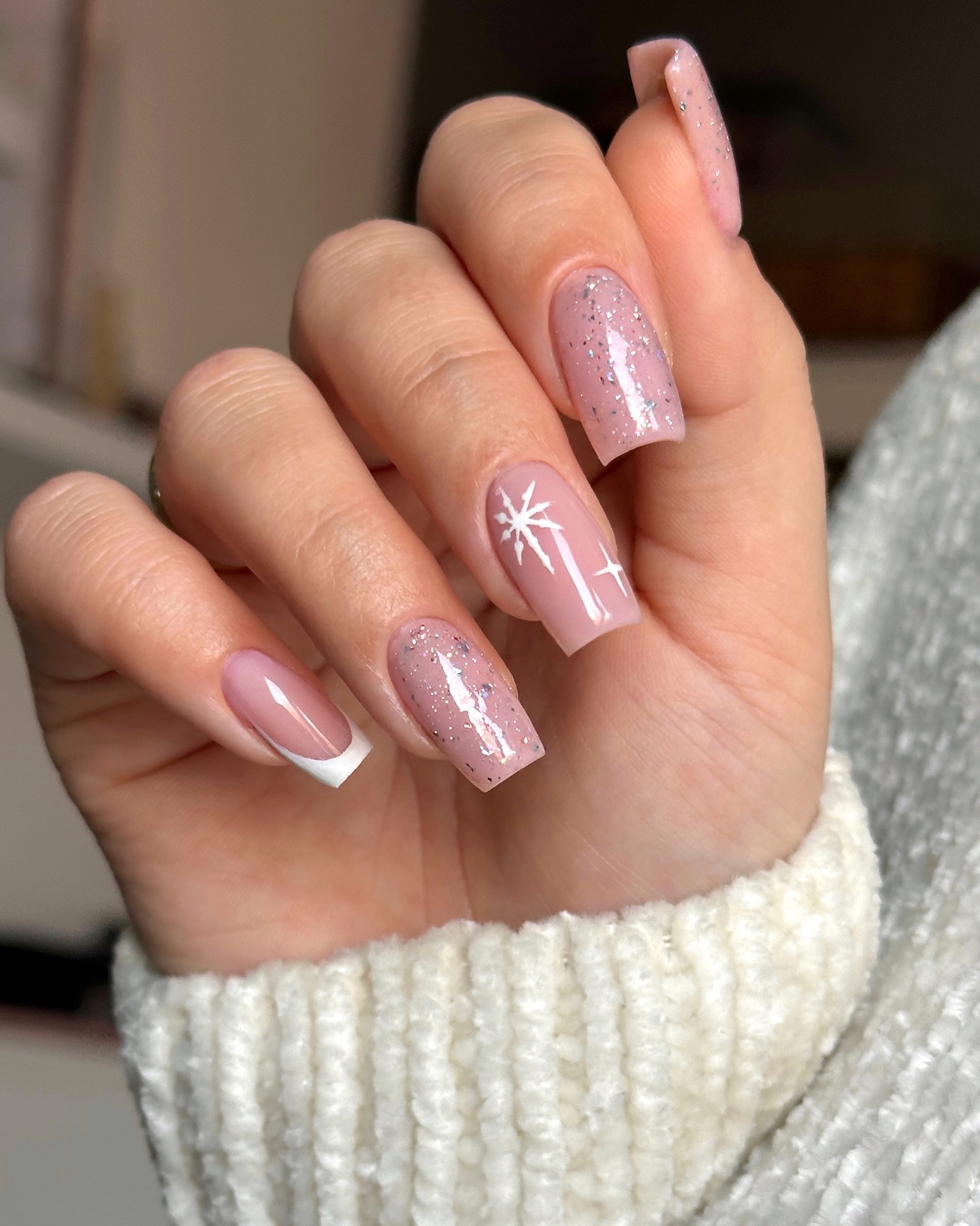 Glitter Spray Pink Nails