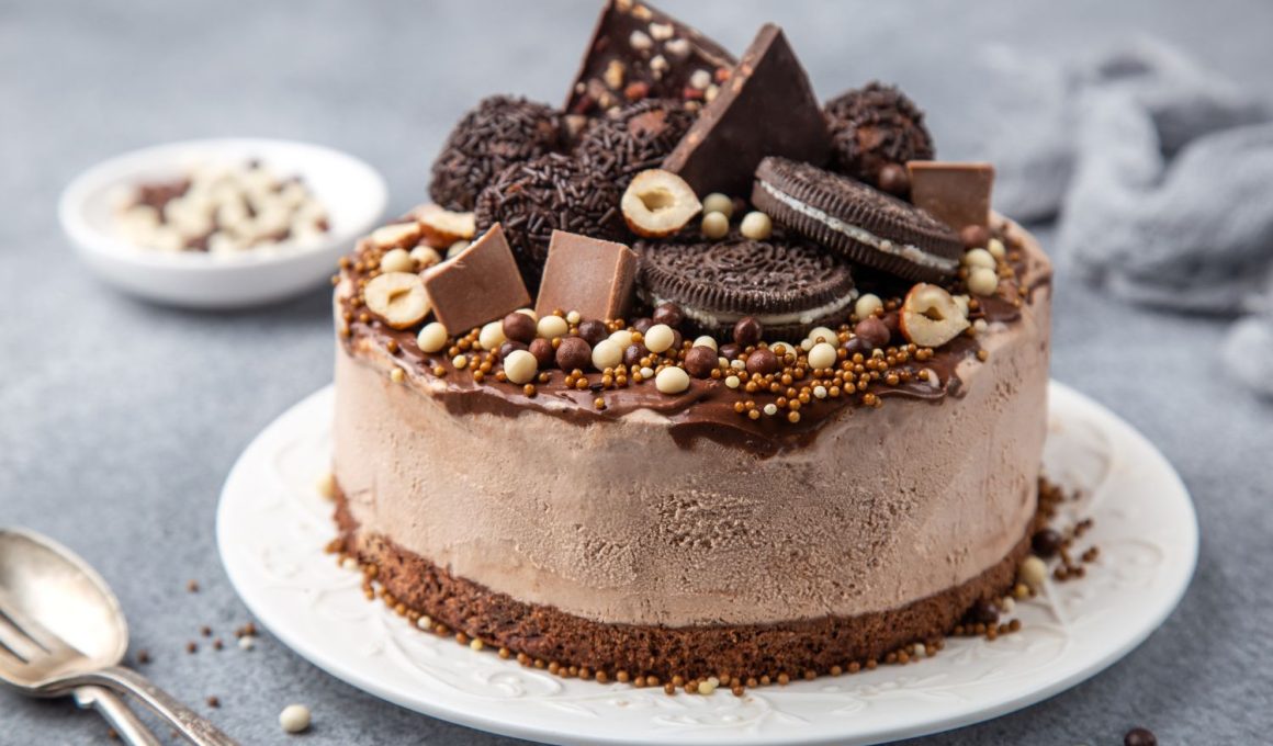 Chocolate Cake Decorating Ideas