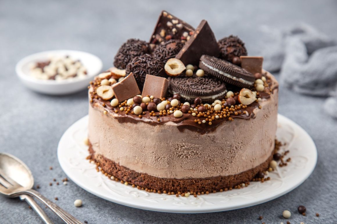 Chocolate Cake Decorating Ideas