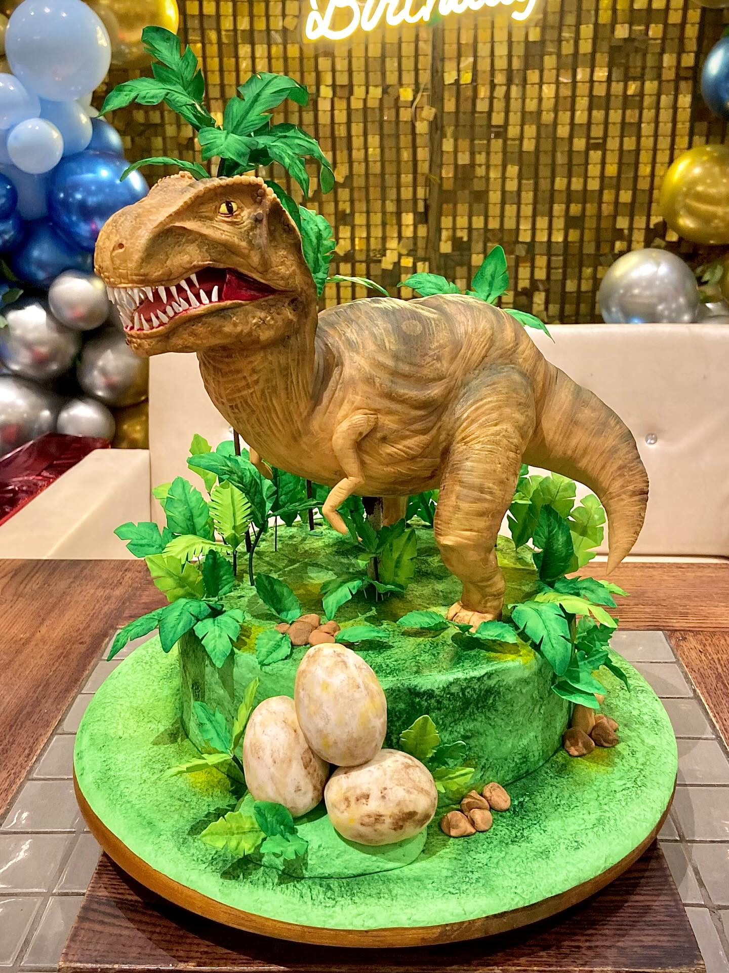 Realistic T-Rex cake