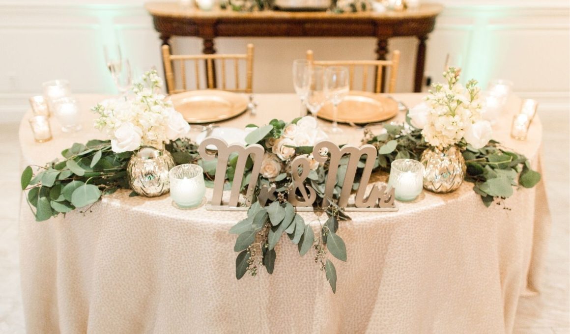 Sweetheart Table Wedding Decor Ideas