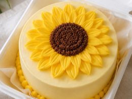 sunflower bento cakes